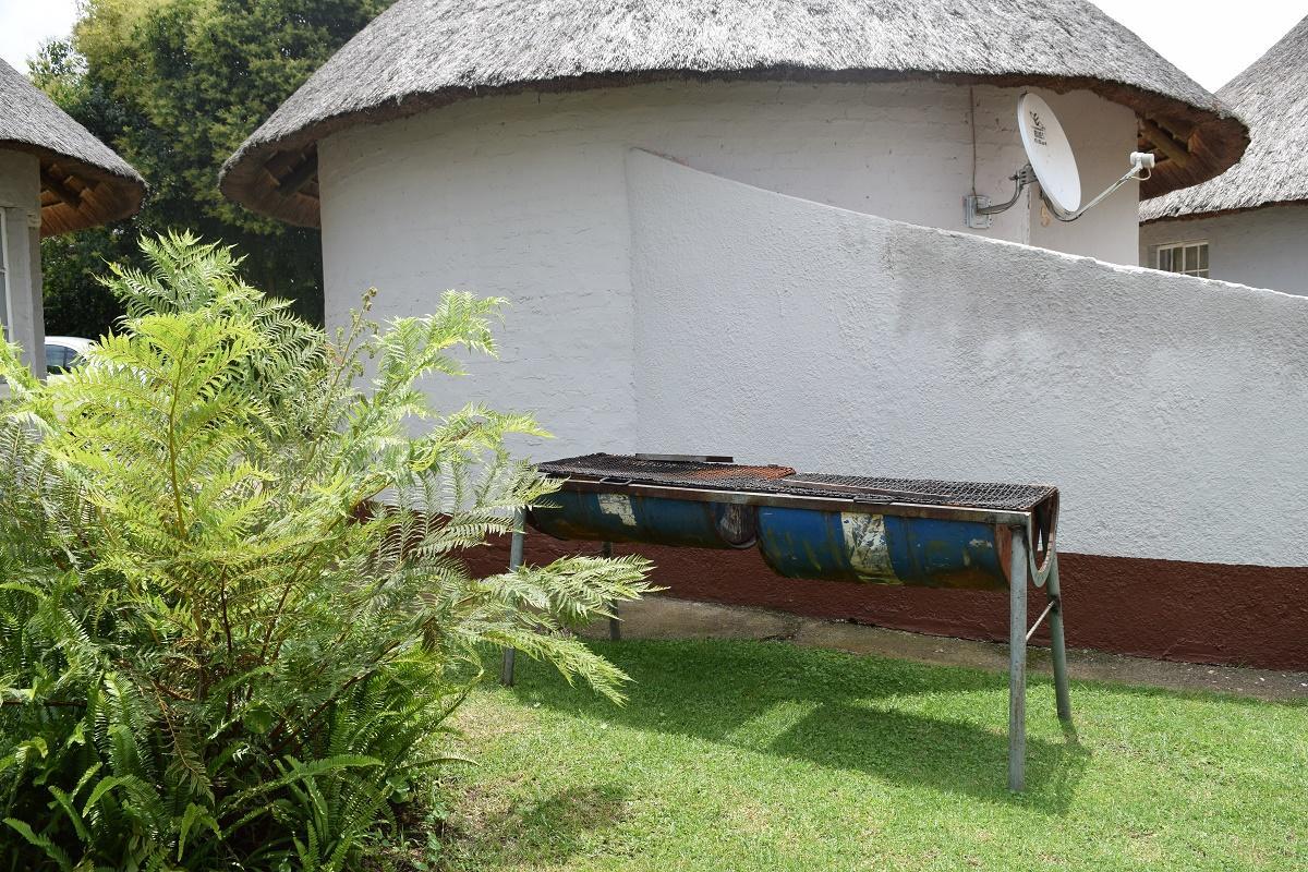 Sheri'S Lodge & Backpackers Graskop Esterno foto