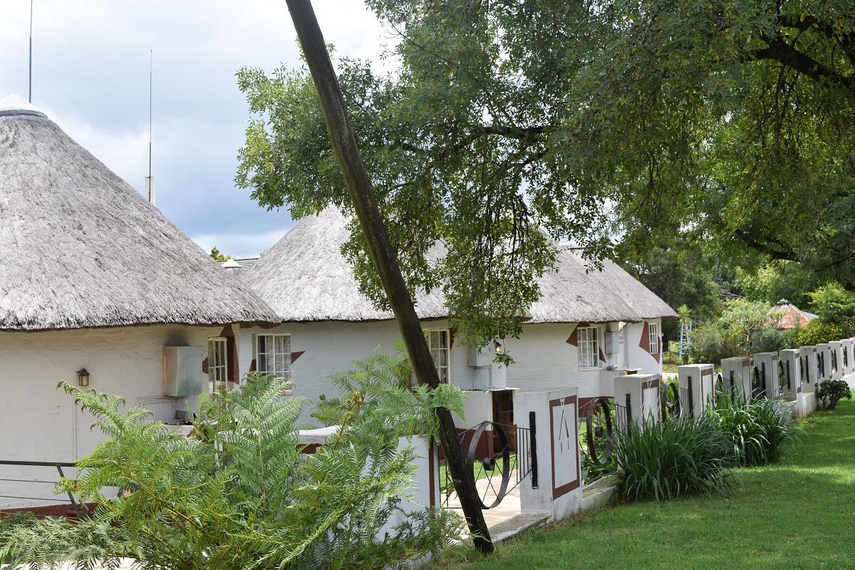 Sheri'S Lodge & Backpackers Graskop Esterno foto