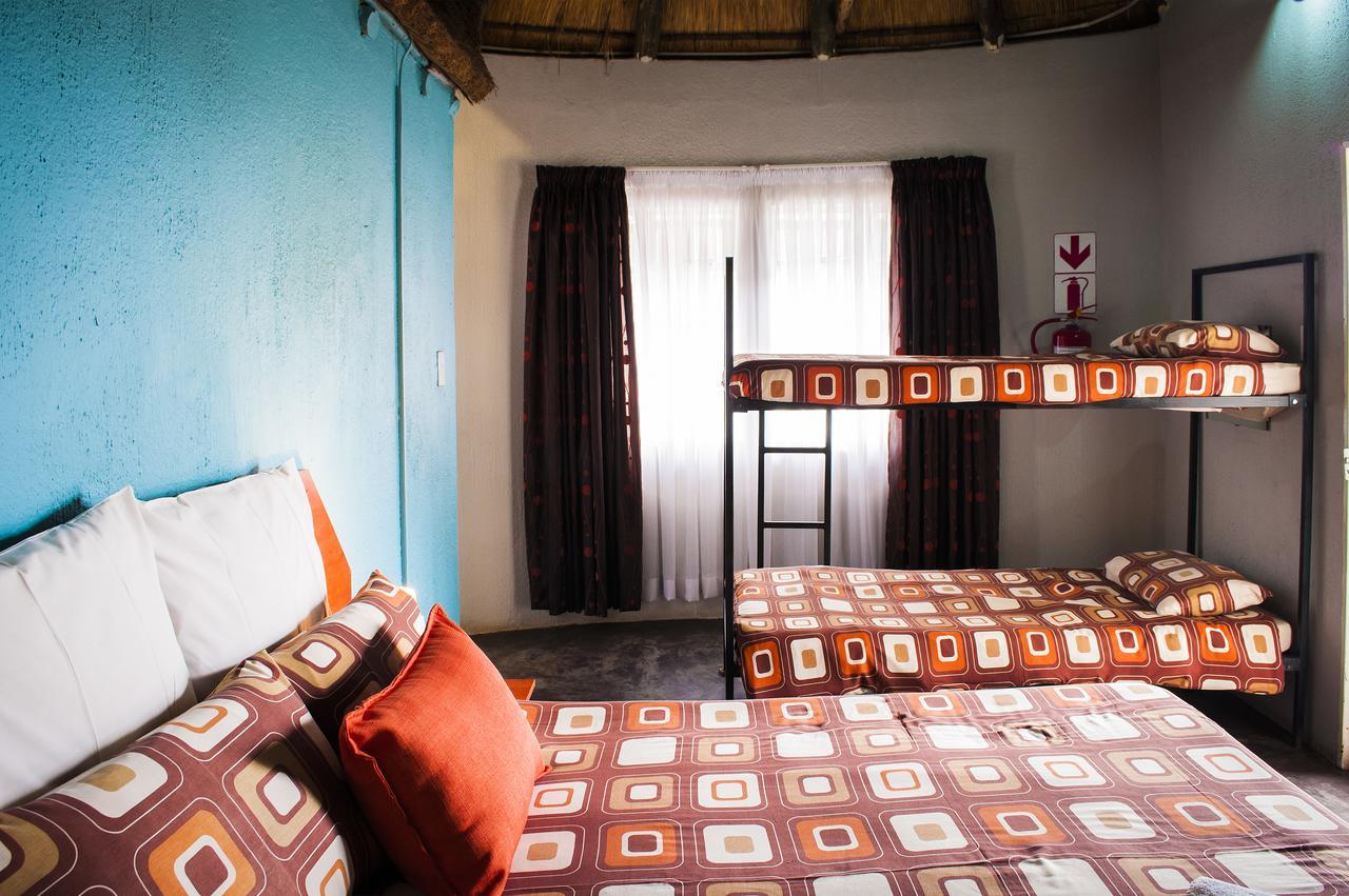 Sheri'S Lodge & Backpackers Graskop Esterno foto